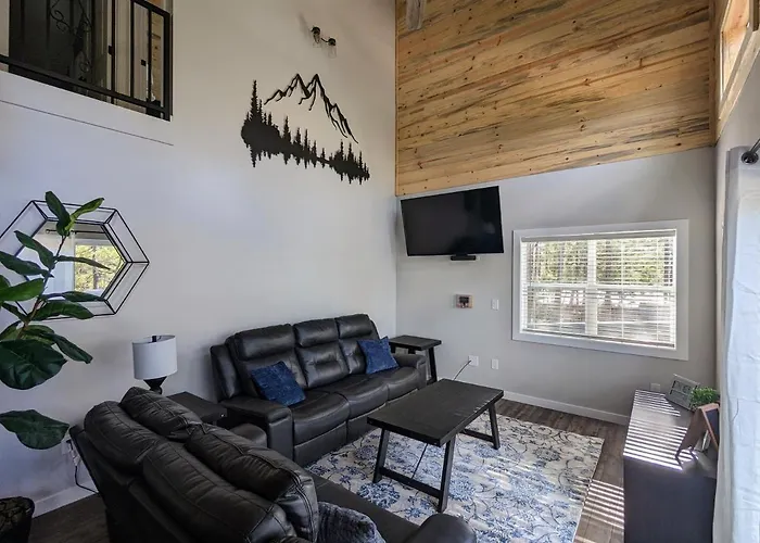 Hillside Hangout 3Bd/2Ba, Elevated Deck Sunsets