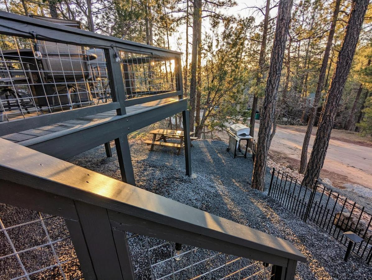 Holiday home Hillside Hangout 3bd/2ba, Elevated Deck Sunsets *
