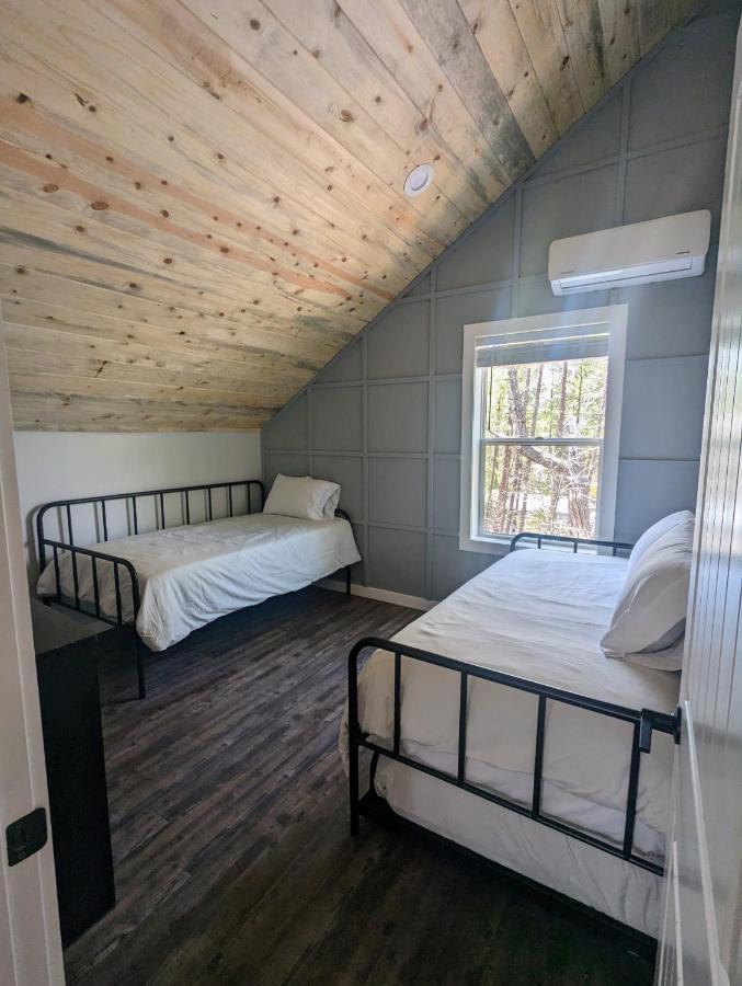 Hillside Hangout 3bd/2ba, Elevated Deck Sunsets *